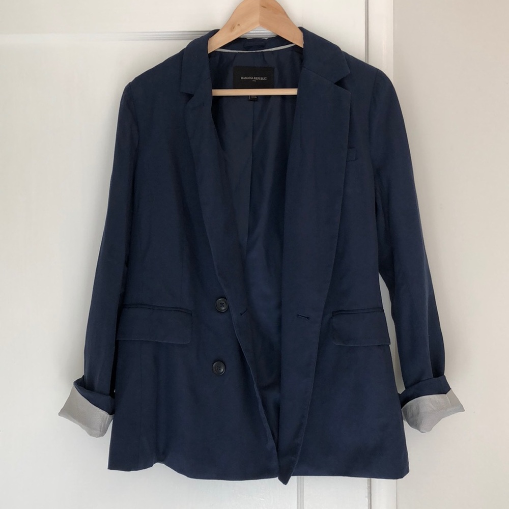 Navy Banana Republic blazer